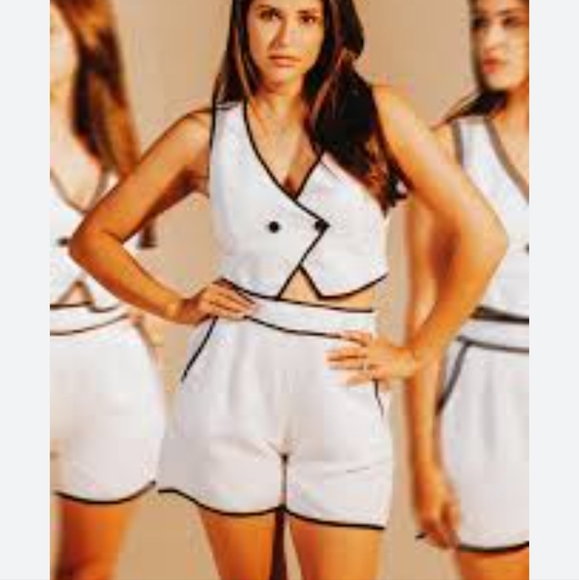 NWT WOMENS TULLEA MONTEAU WHITE BLACK SHORTS OUTFIT SIZE M - Picture 1 of 5
